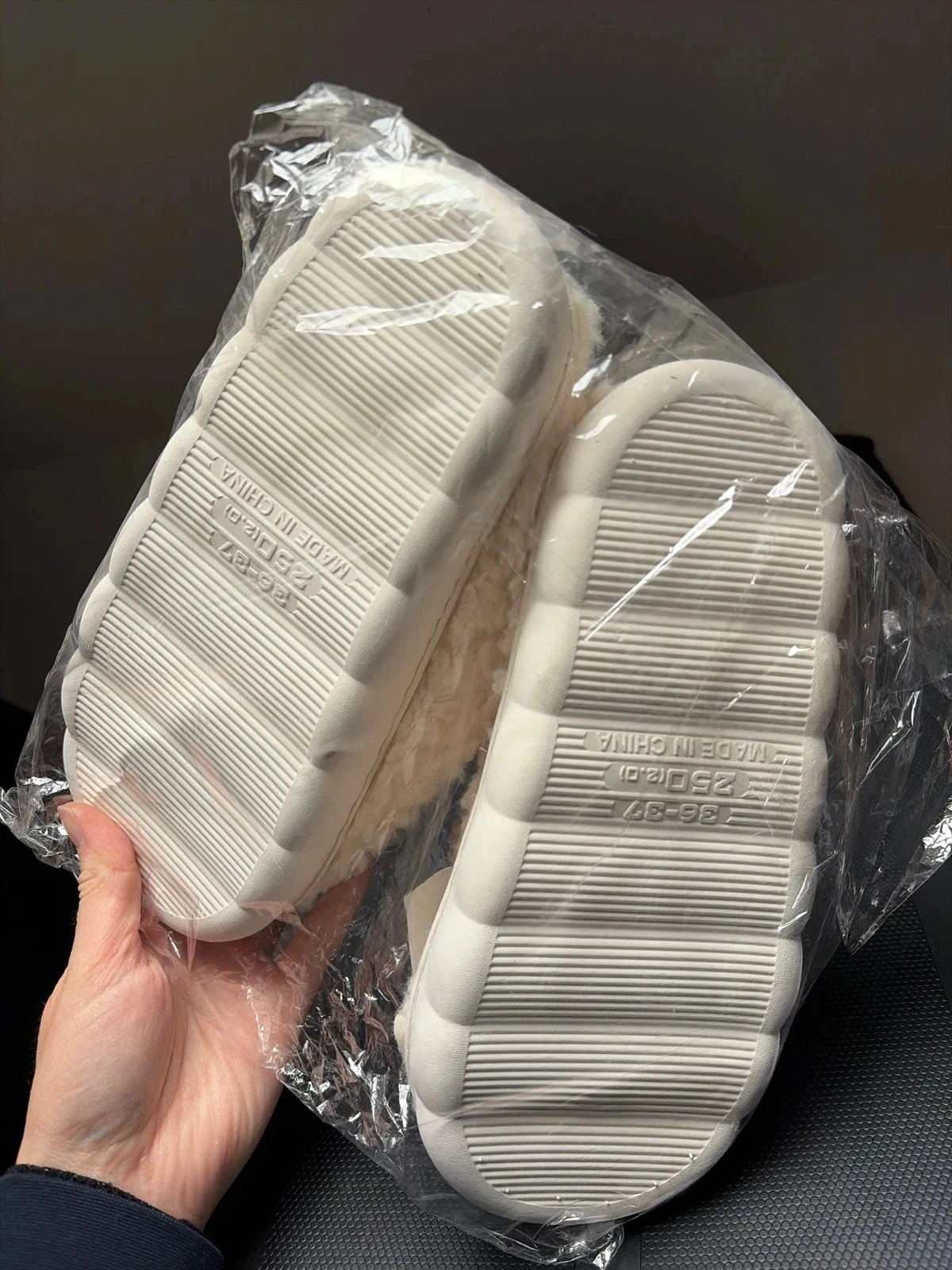 Nieuwe pantoffel maat 36/37 – photo 2